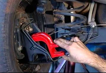 Inadequate Engine Oil Will Cause Damage The Parts